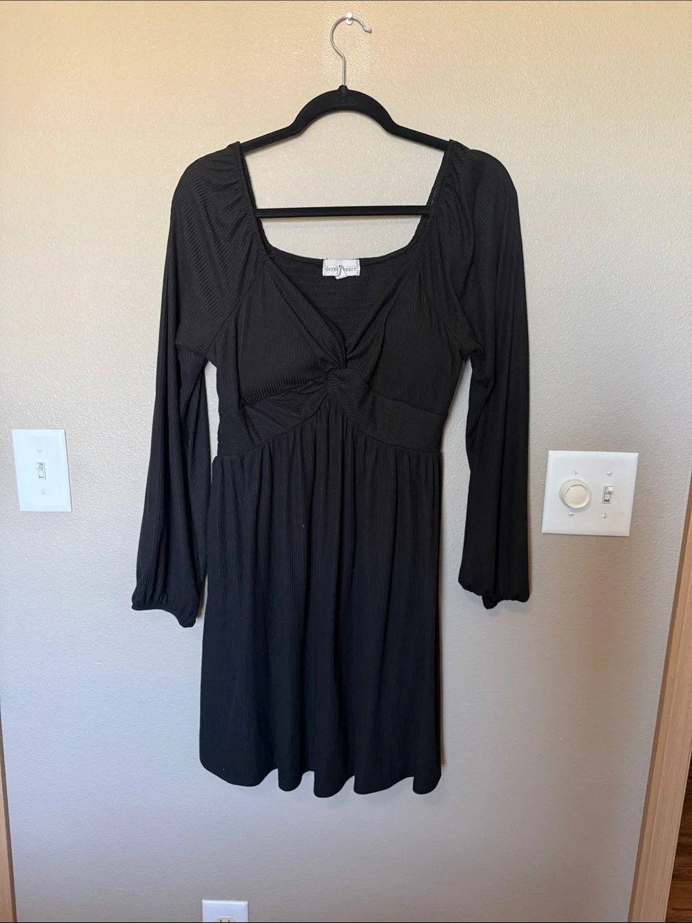 white bodycon halter dress Undo Mini complete with a classic De Carlini Lady in Size:W14-R WMNWS_ALL